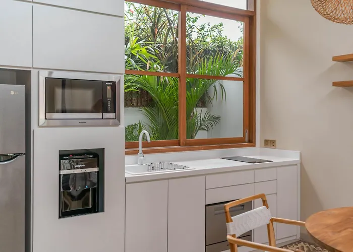 Lilu : Stunning 1br Close To